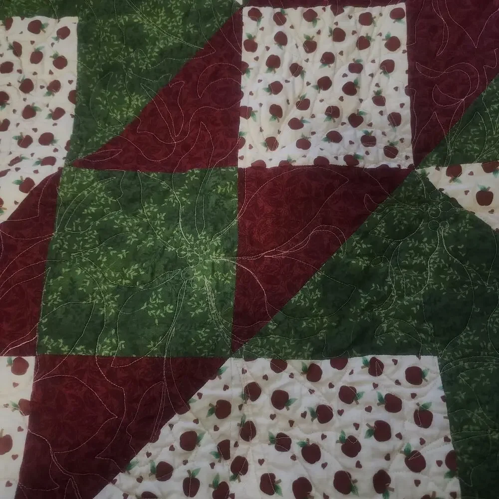 Carpenter Star Apple Lap Quilt 44